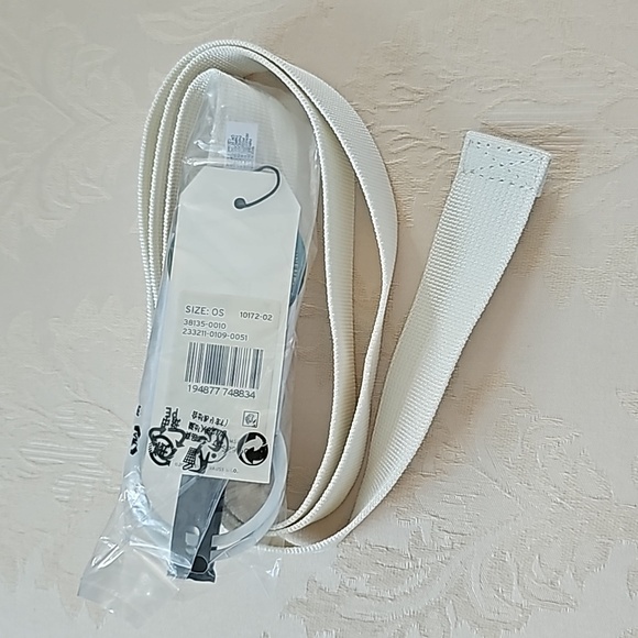 Levi's Tighten It Up Web Belt - Picture 3 of 9